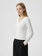 Maglia Donna a Maniche Lunghe Bianca con Scollo a V Slim Fit