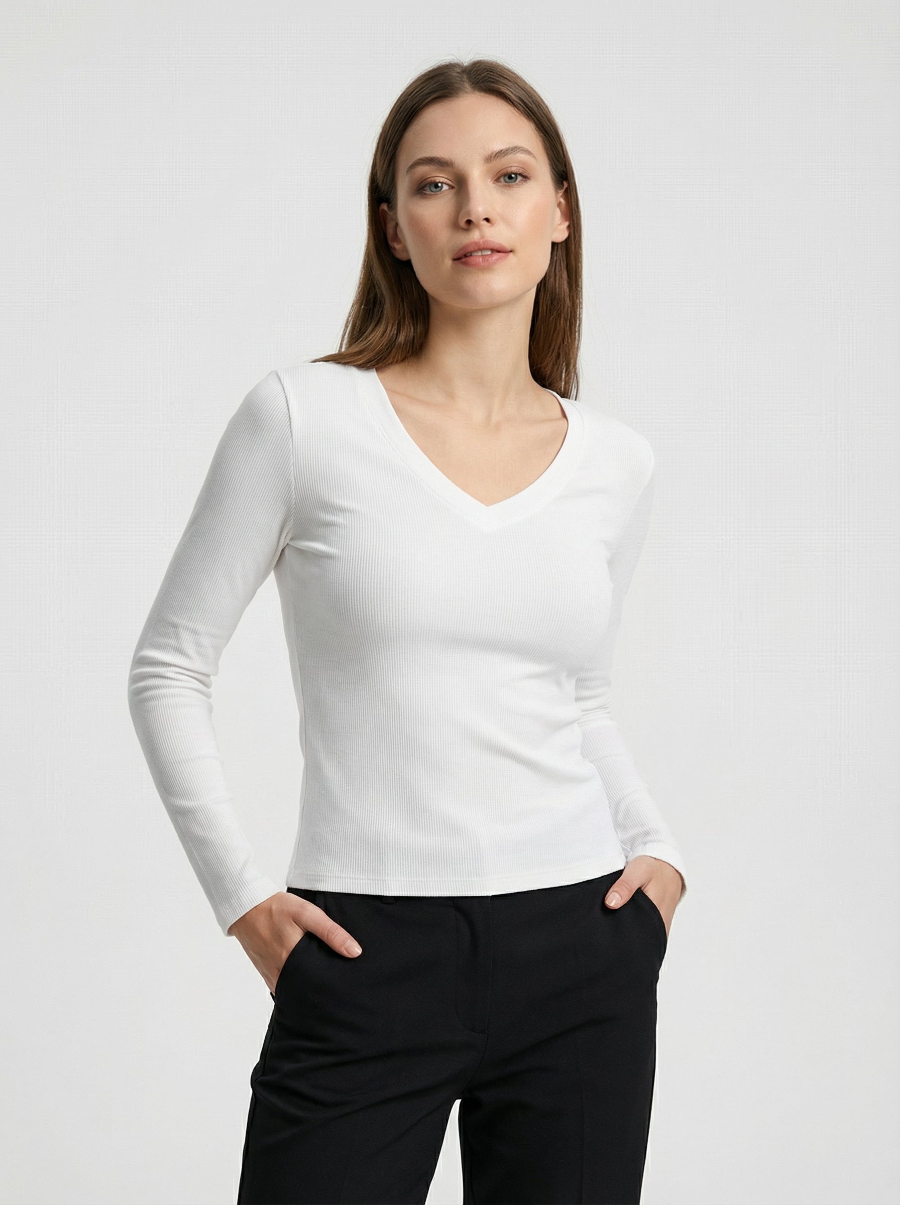 Maglia Donna a Maniche Lunghe Bianca con Scollo a V Slim Fit