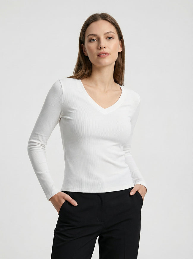 Maglia Donna a Maniche Lunghe Bianca con Scollo a V Slim Fit Main Image