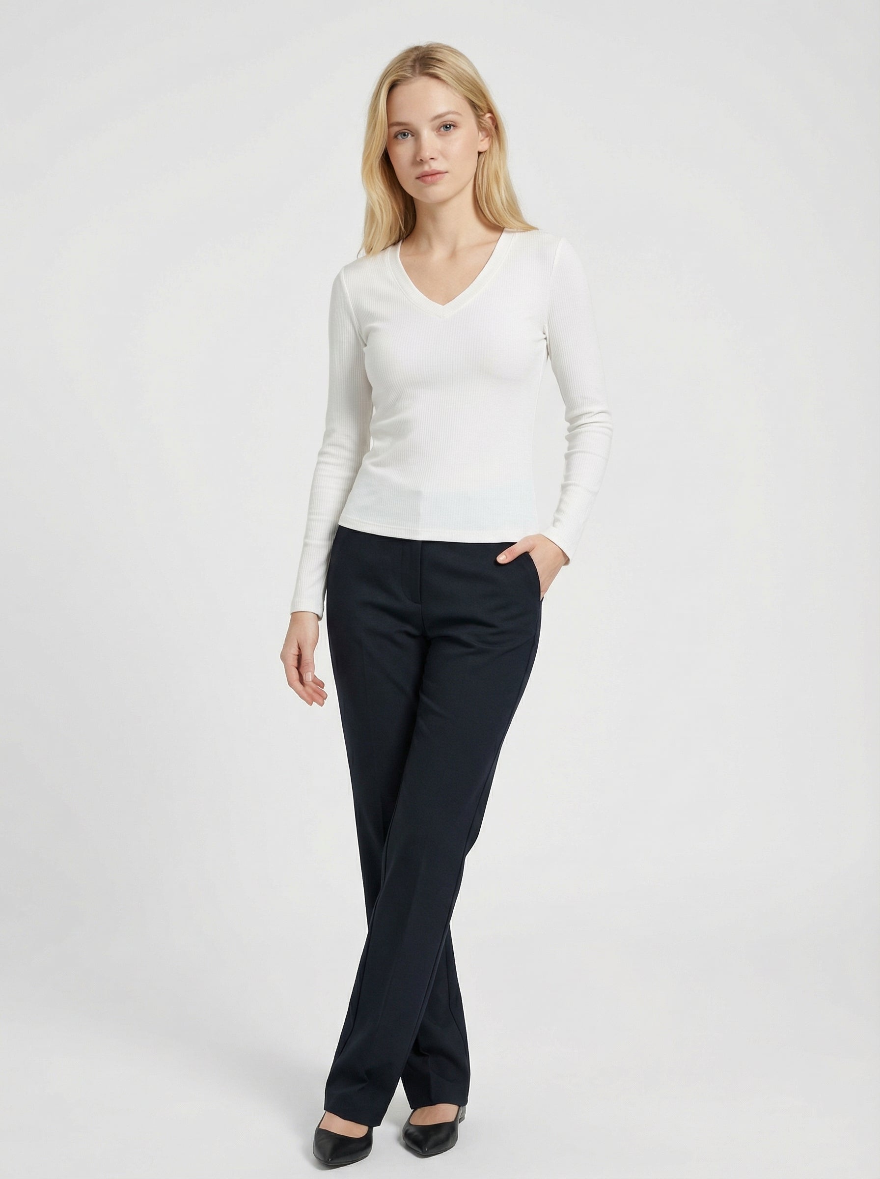 Maglia Donna a Maniche Lunghe Bianca con Scollo a V Slim Fit