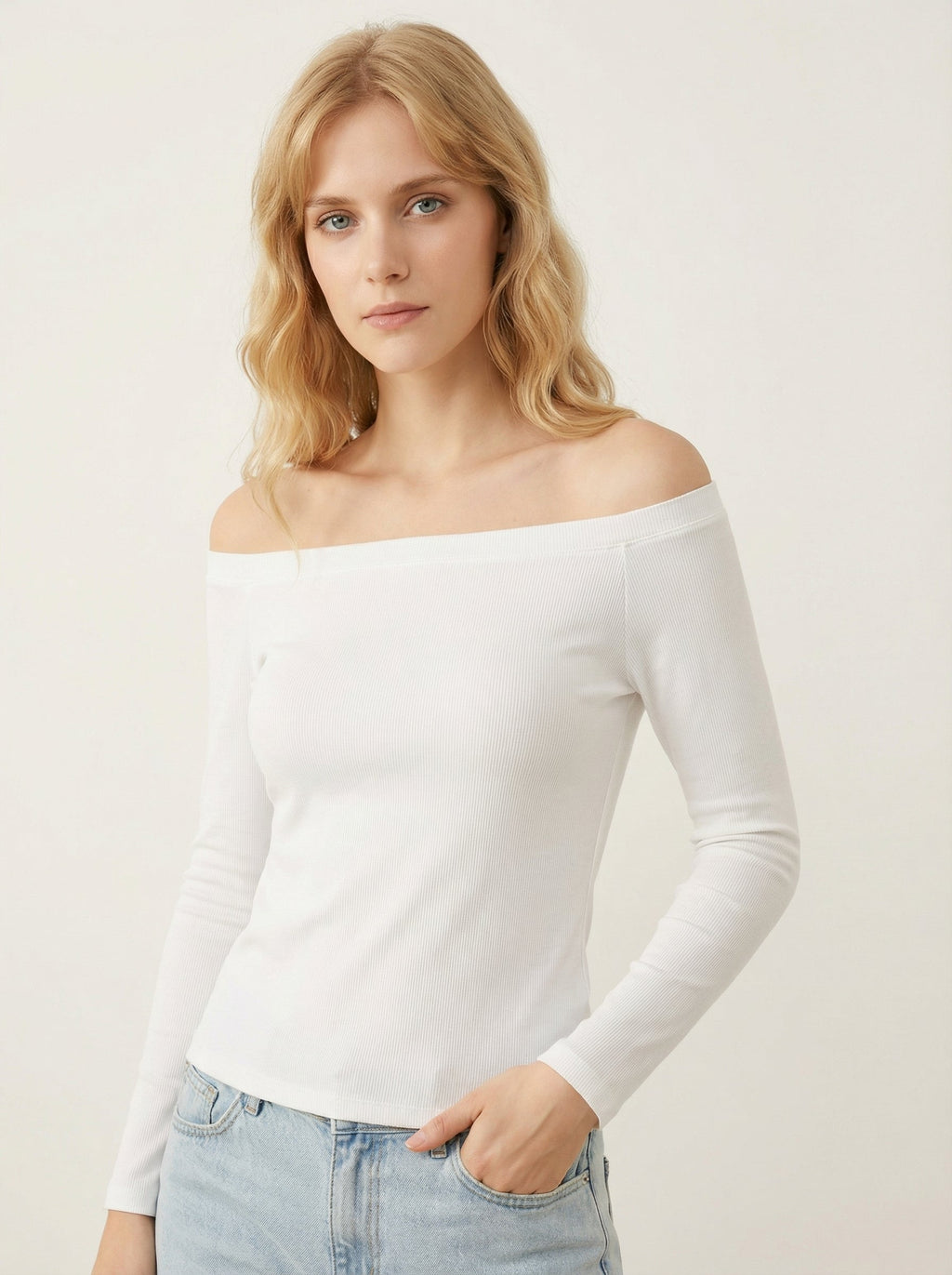 Maglia Donna Off-Shoulder Bianca Maniche Lunghe Slim Fit