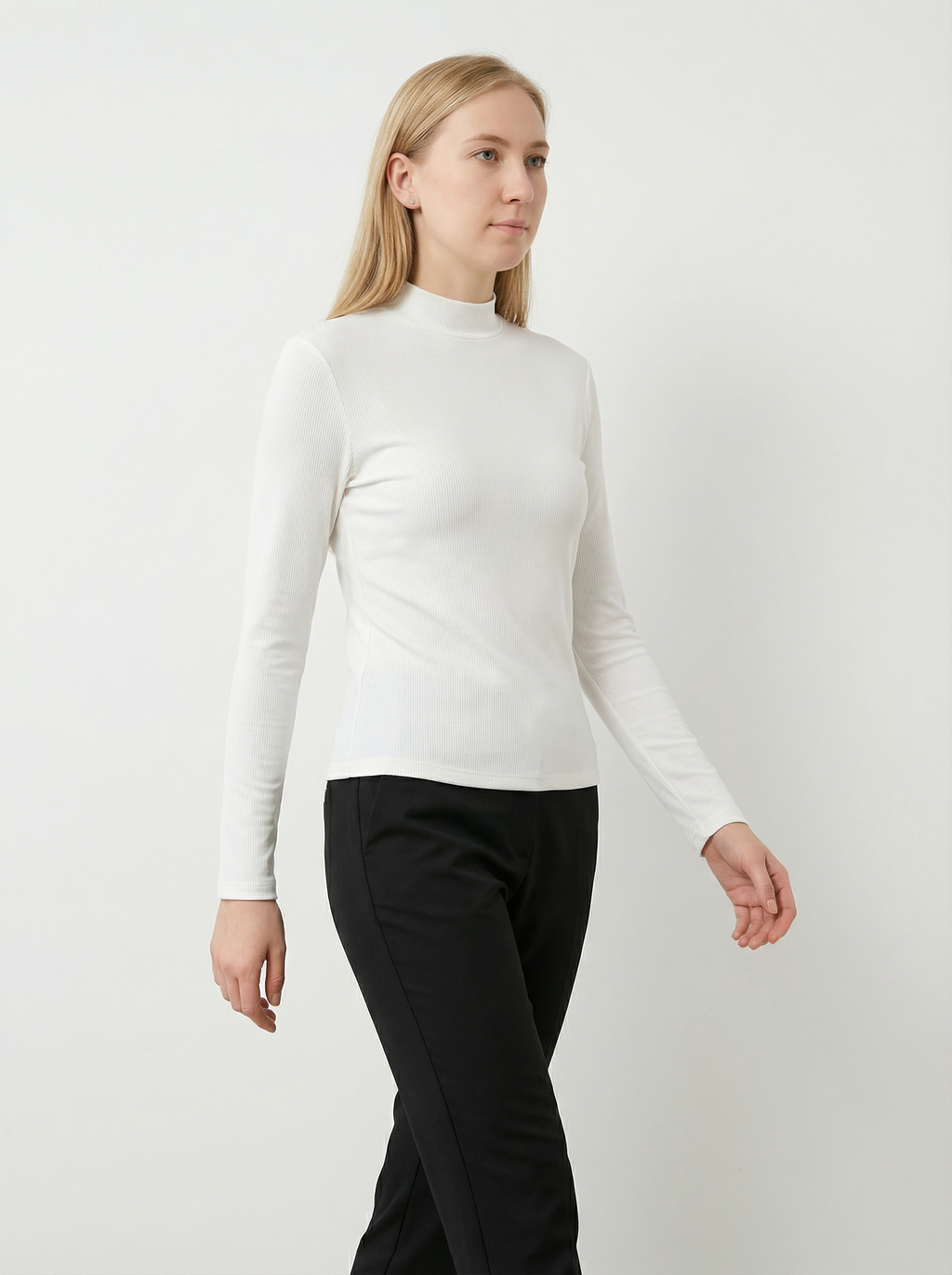 Maglia Donna Bianca a Maniche Lunghe Collo a Lupetto Slim Fit