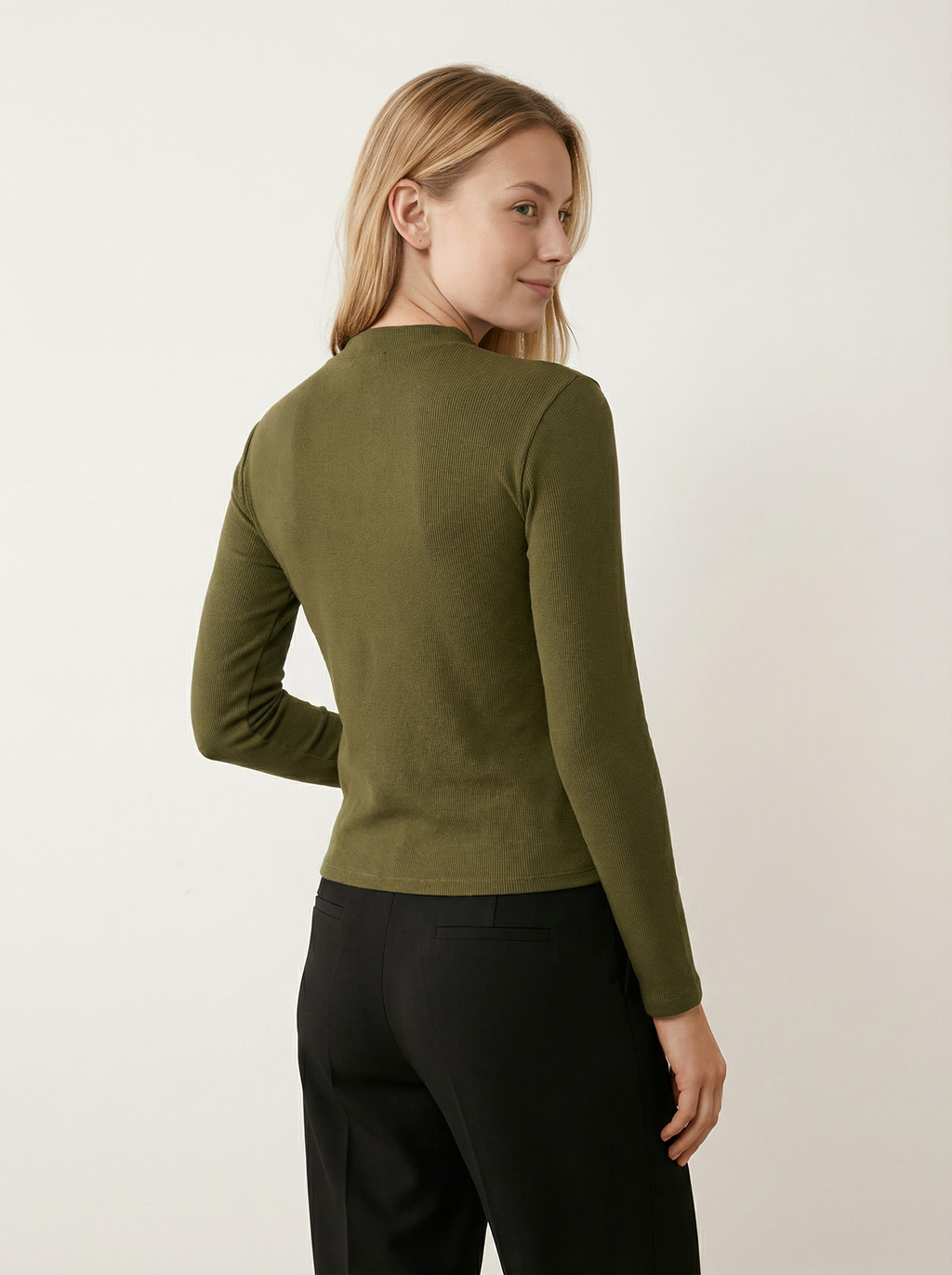 Maglia a Collo Alto da Donna in Costina Elasticizzata Verde Militare