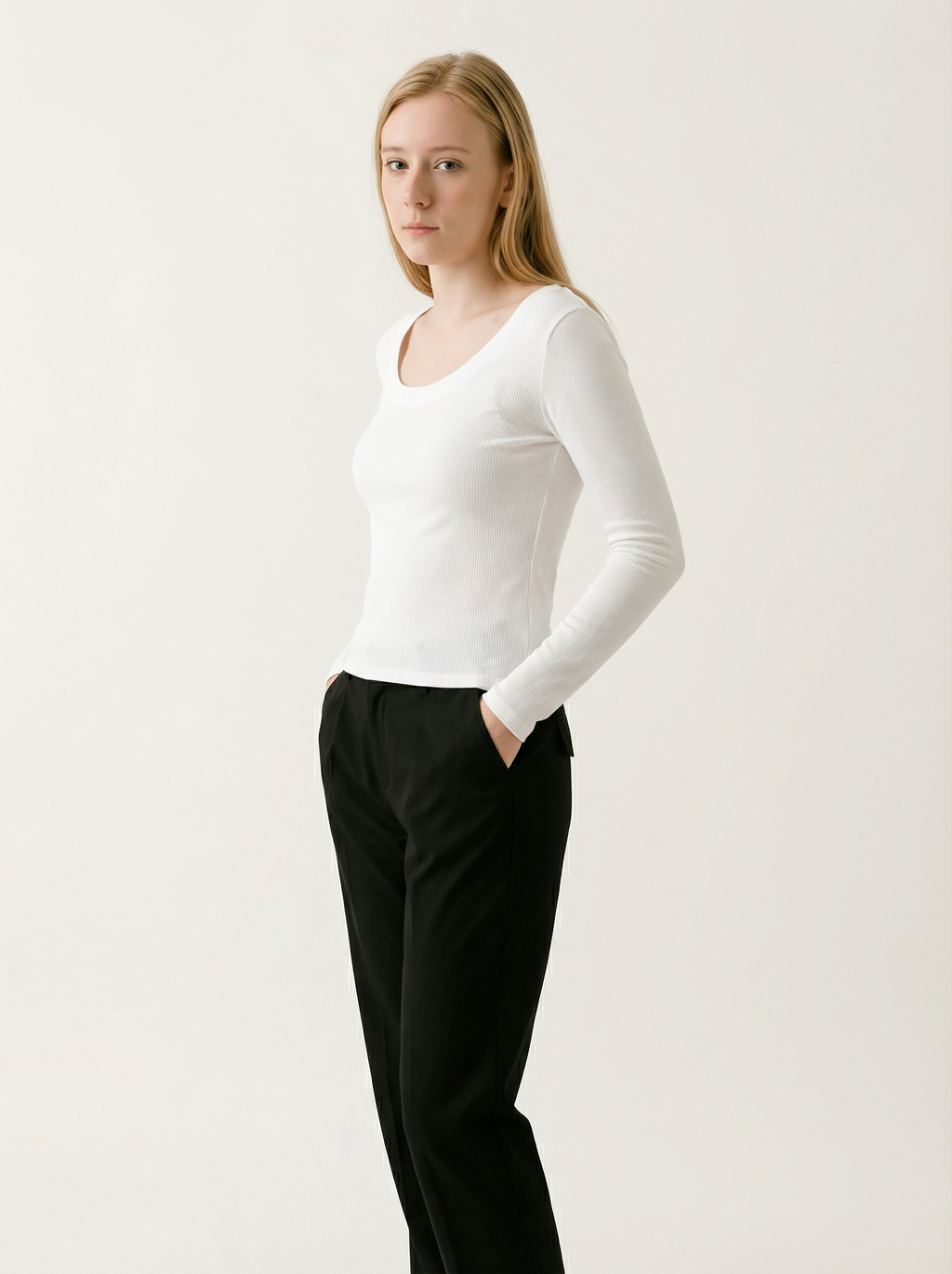 Maglia a Maniche Lunghe Scollo a U Basic in Cotone Elasticizzato