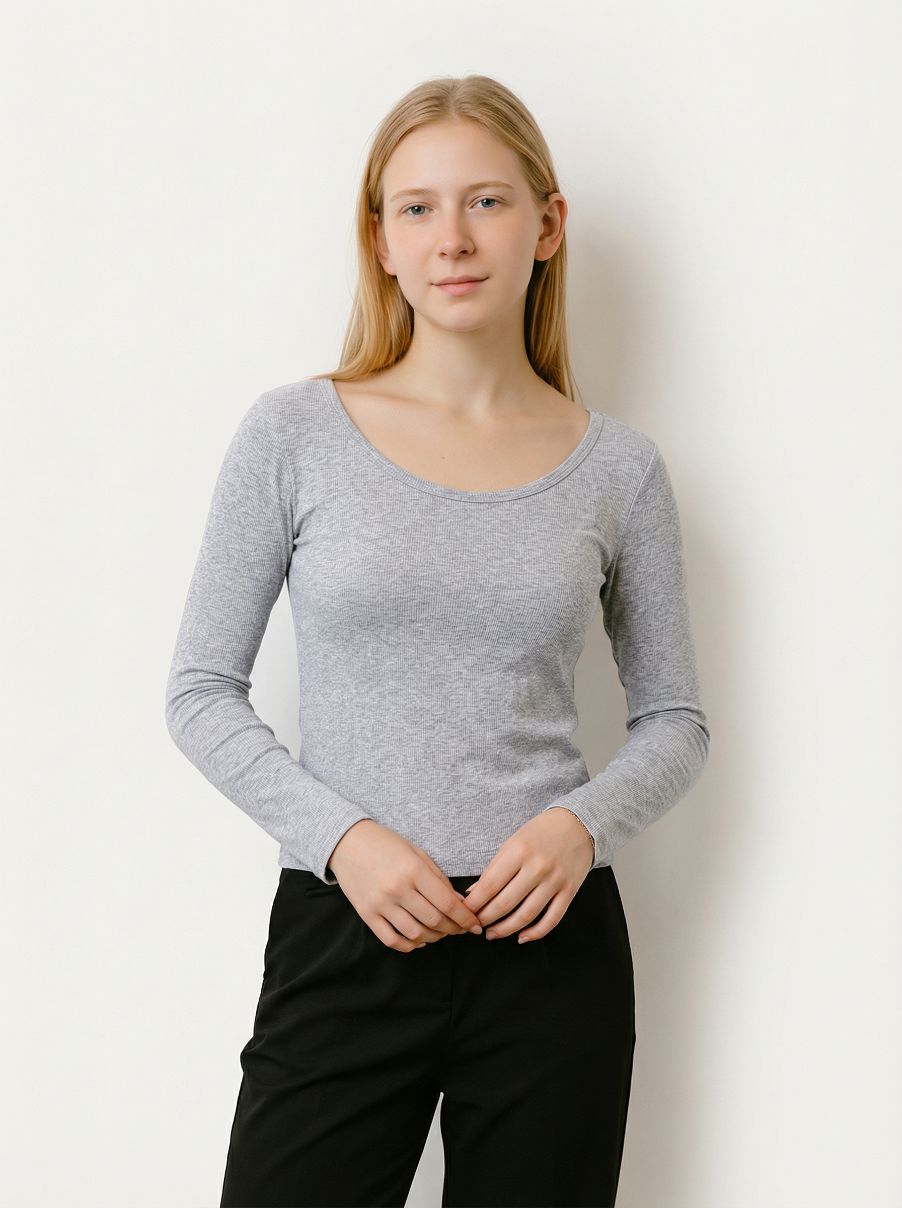 Maglia Basic Donna a Maniche Lunghe con Scollo a U Grigio