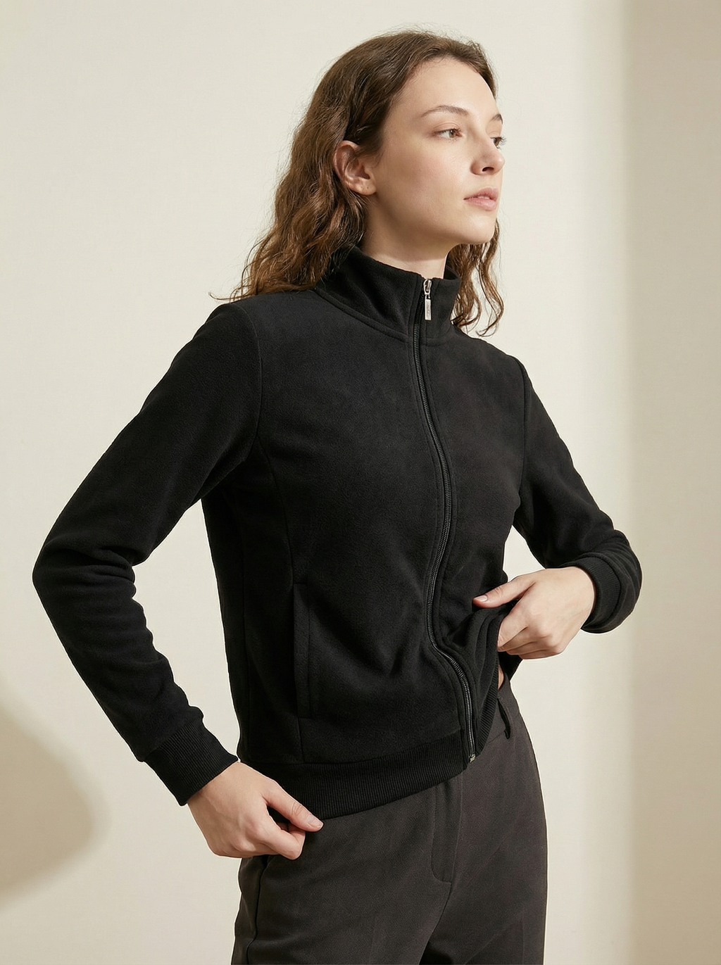 Brassière Sportiva Nera a Costine, Spalline Multiple Incrociate