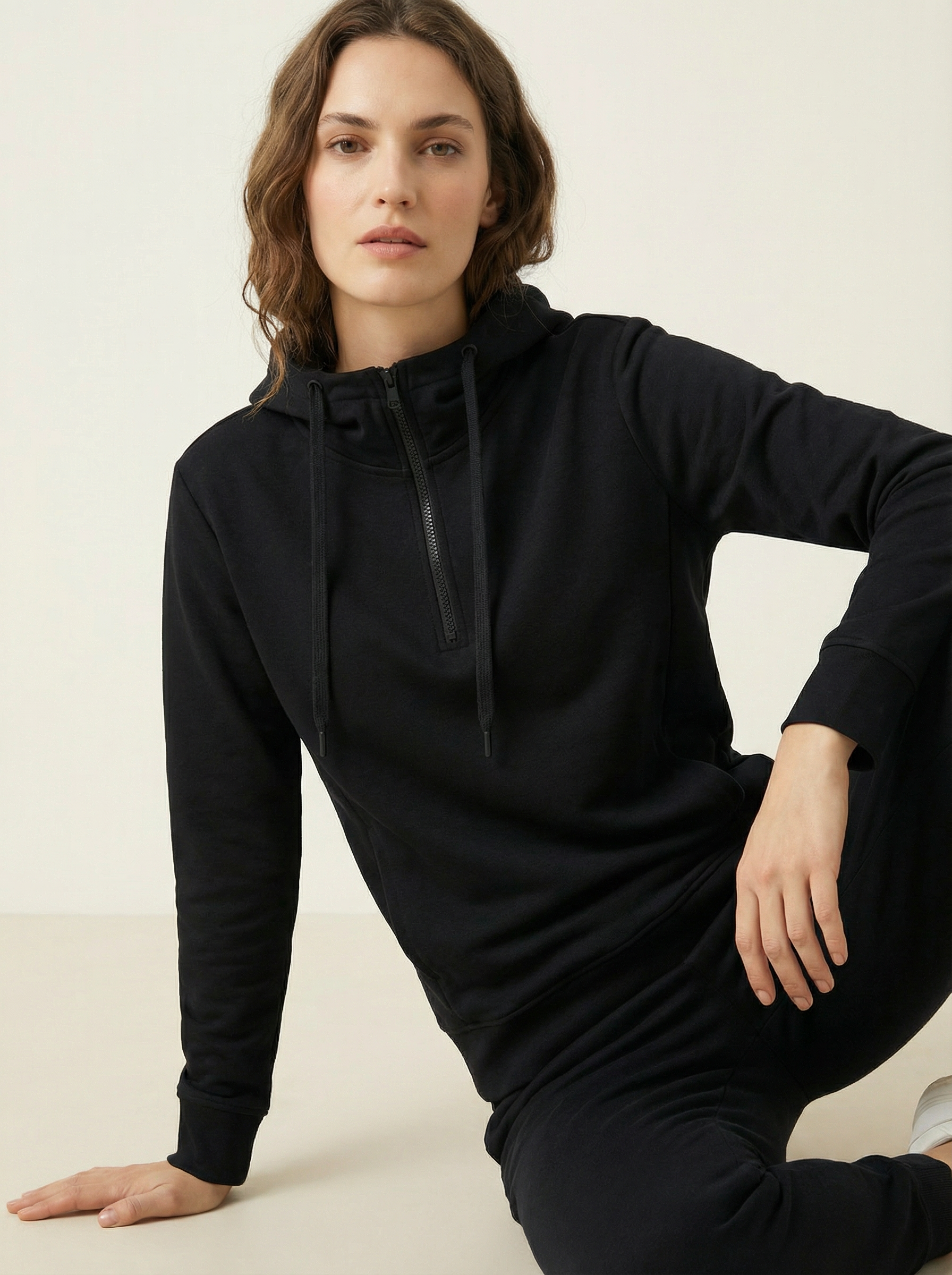 Felpa Donna con Cappuccio e Mezza Zip - Nera, Beige, Grigia