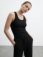 Brassière Sportiva Nera a Costine, Spalline Multiple Incrociate