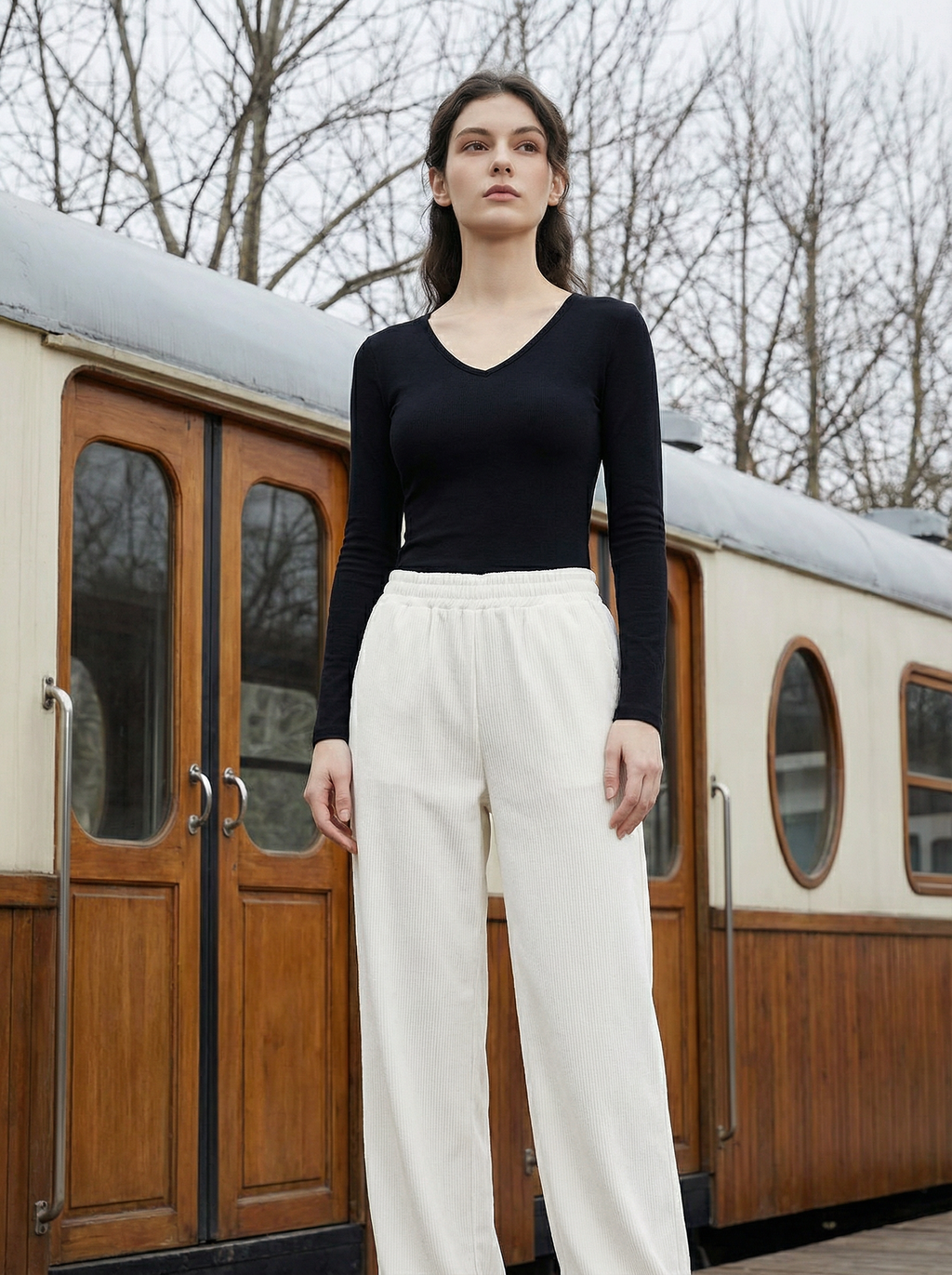 Pantaloni Donna Larghi in Velluto a Coste Morbido con Coulisse