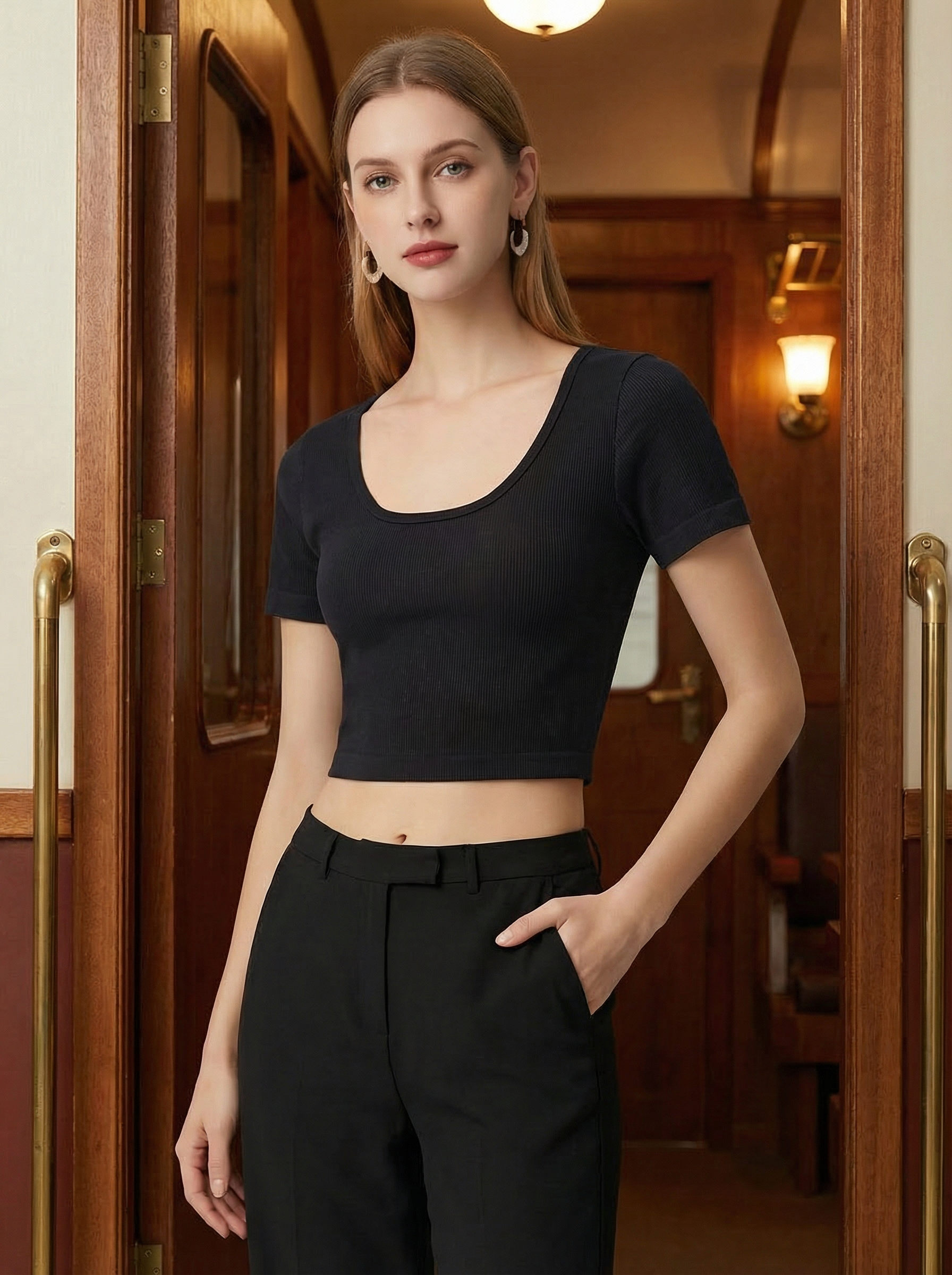 Brassière Sportiva Nera a Costine, Spalline Multiple Incrociate