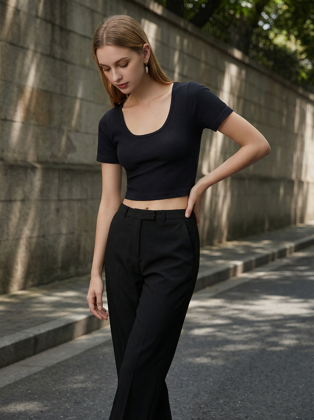 Brassière Sportiva Nera a Costine, Spalline Multiple Incrociate