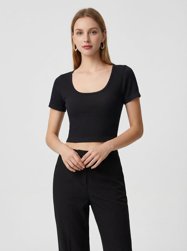 Top Corto a Costine Maniche Corte Scollo Rotondo Main Image