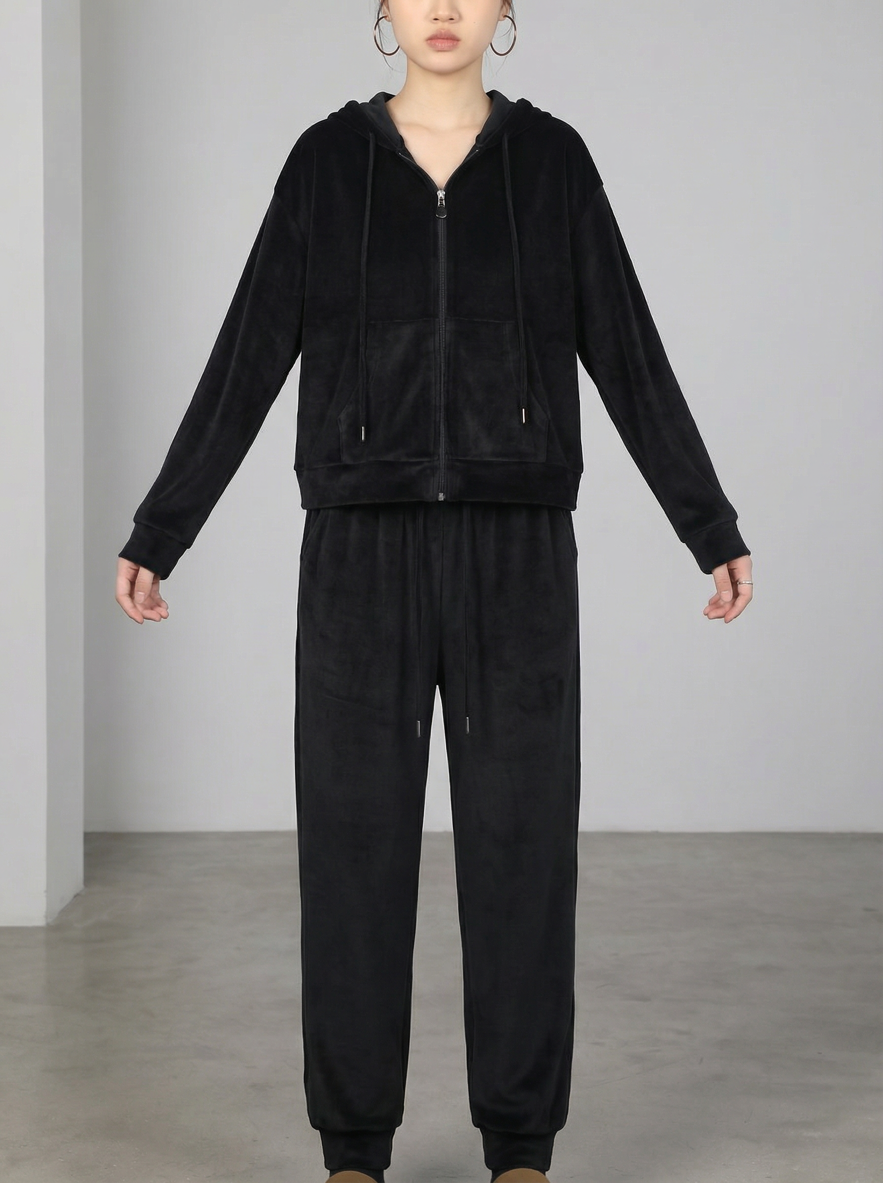 Tuta Sportiva Completa in Velluto Felpato con Cappuccio Donna