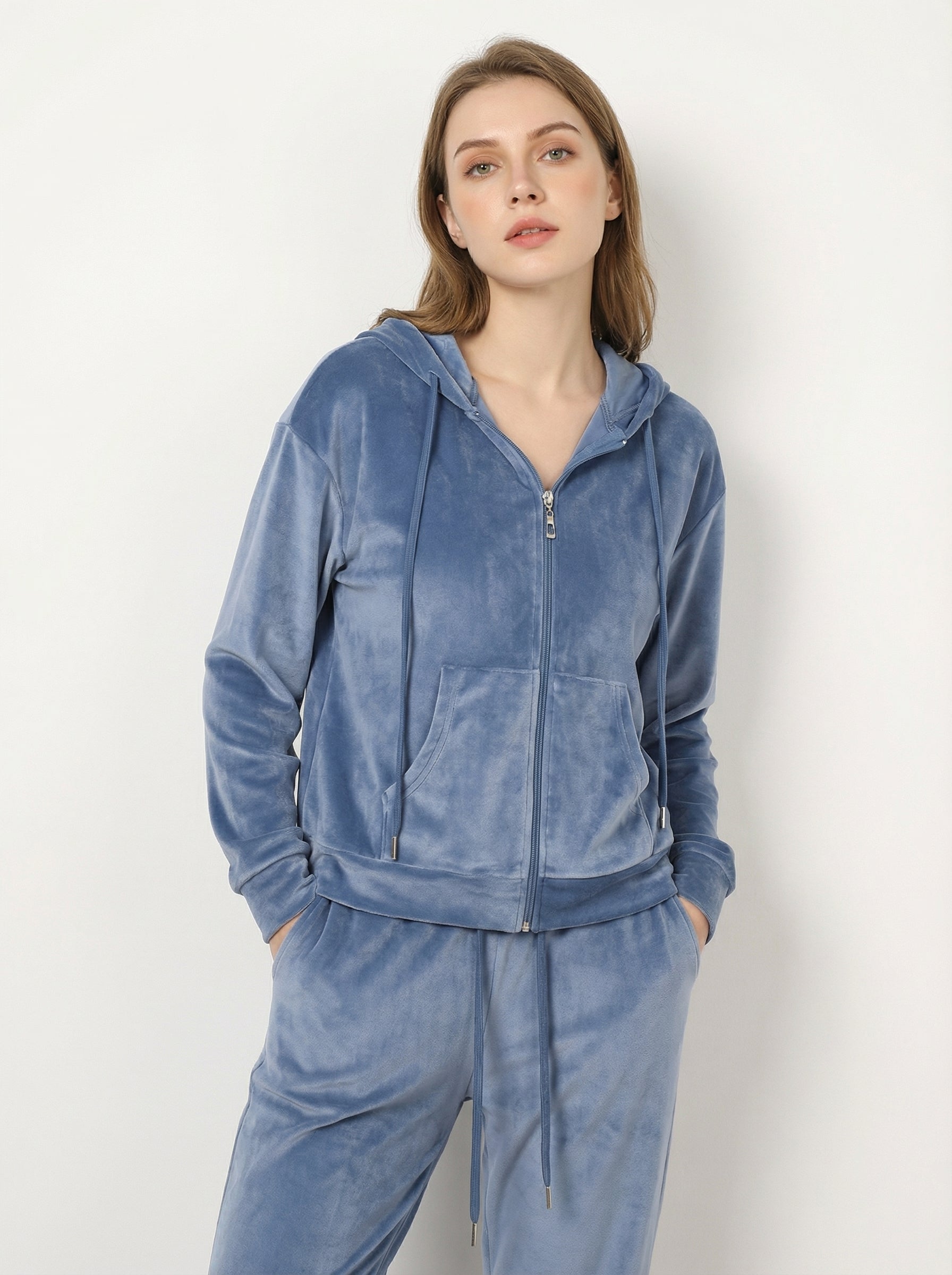 Tuta Sportiva Completa in Velluto Felpato con Cappuccio Donna