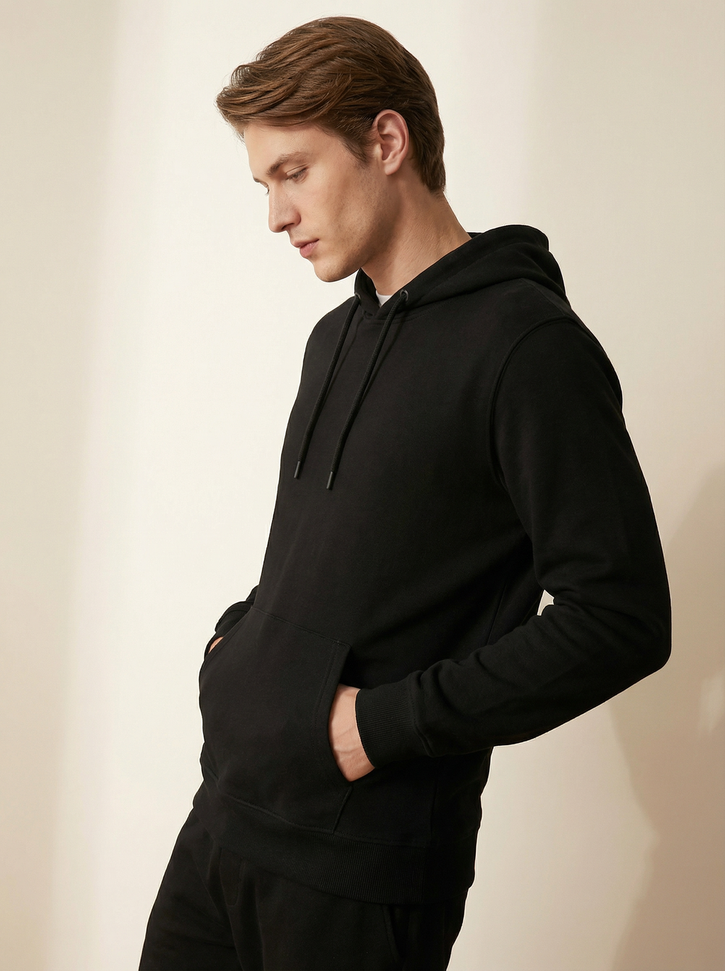 Felpa Uomo con Cappuccio e Zip Nera in Morbido Pile